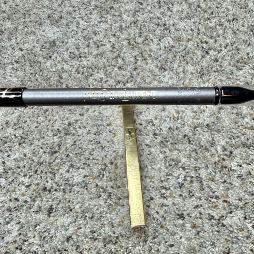 YSL Yves Saint Laurent Lines Liberated Waterproof Eye Pencil Clandestine Silver